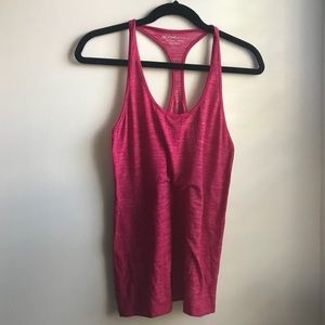 🔴 Beyond Yoga tank (medium)